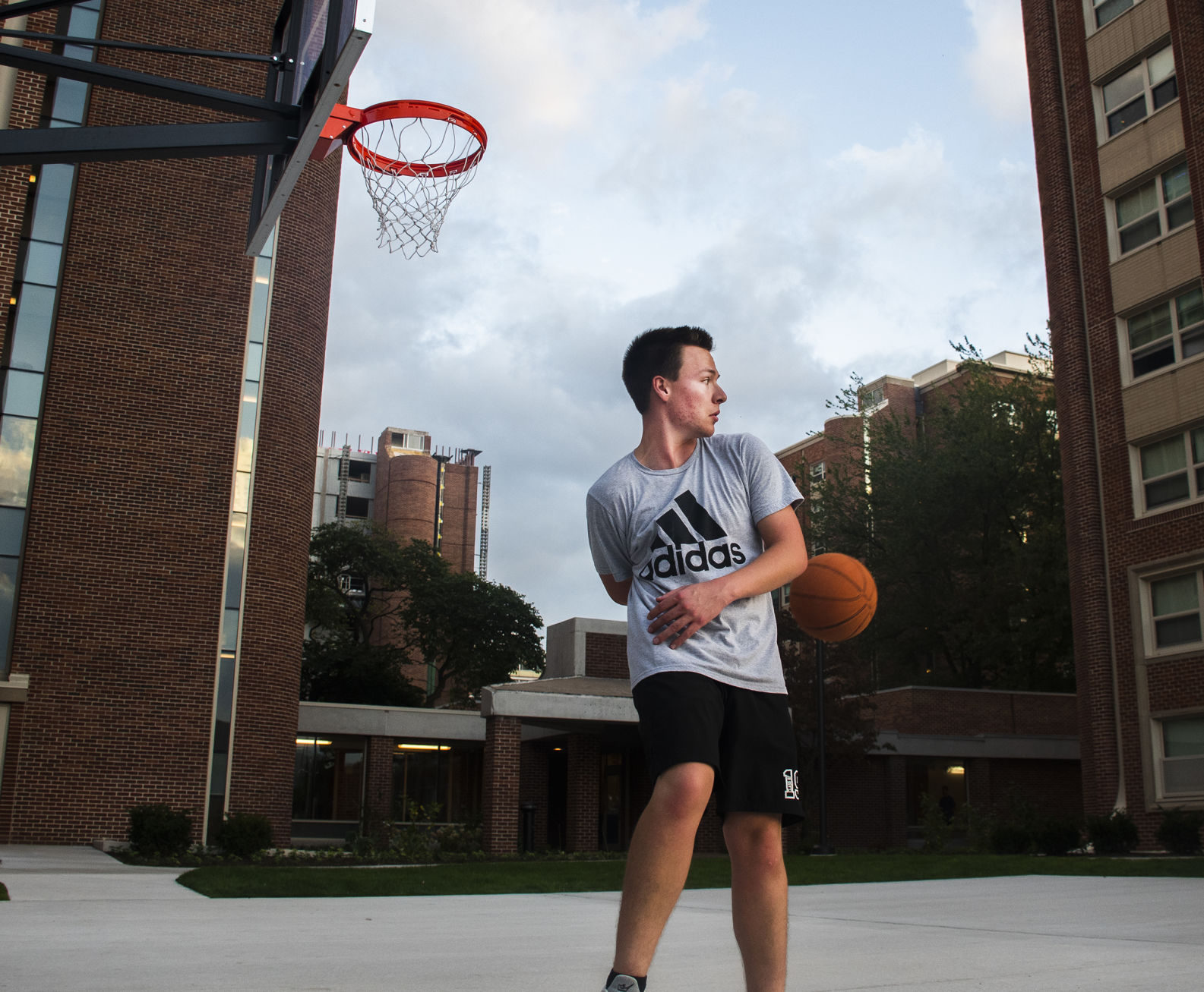 Pickup Basketball, Behind the Back Pass